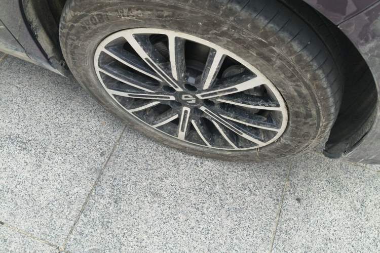 Used Leapmotor B10 2025 600 LiDAR Version Right Front Wheel Hub