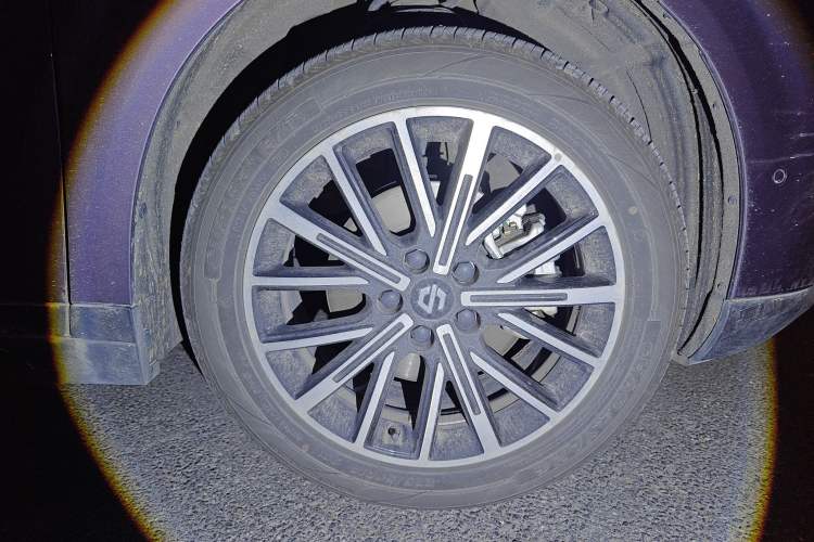 Used Leapmotor B10 2025 510 Joyful Edition Right Front Wheel Hub