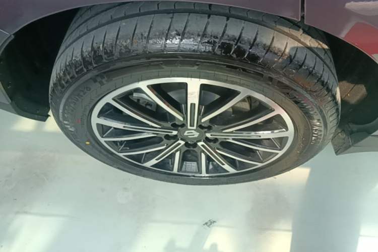 Used Leapmotor B10 2025 600 LiDAR Version Right Rear Wheel Hub
