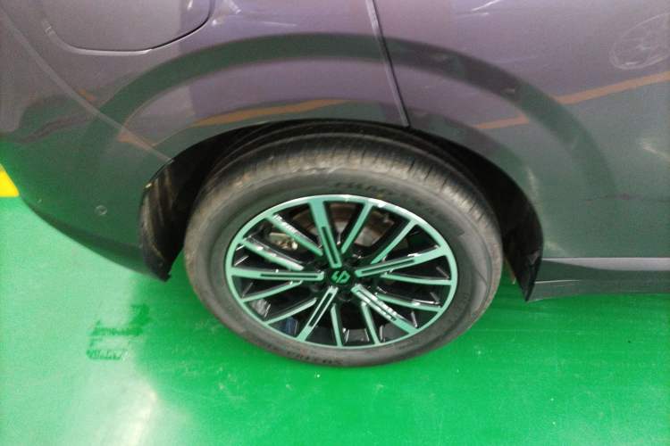Used Leapmotor B10 2025 510 LiDAR Version Right Rear Wheel Hub