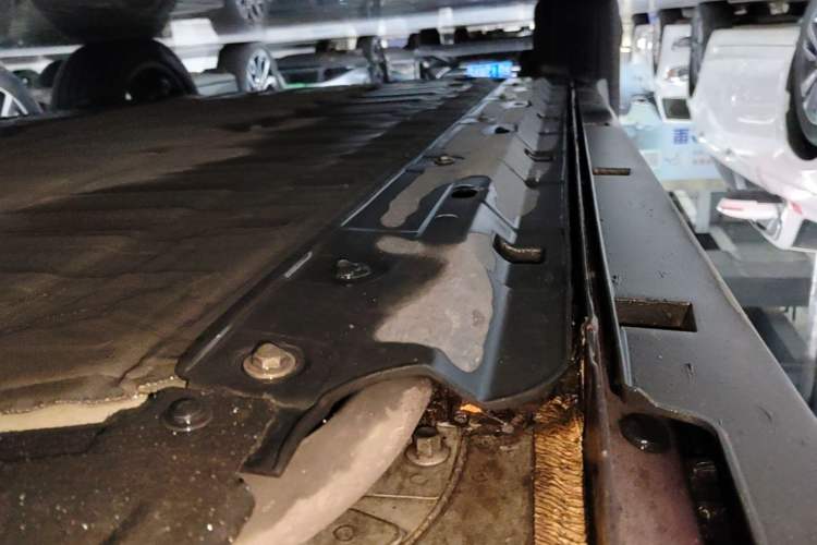 Used Leapmotor B10 2025 510 Joyful Edition Right Side Sill