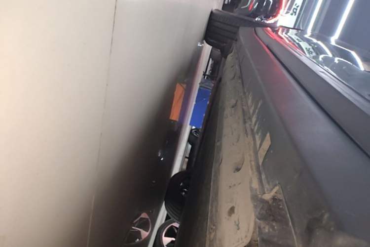 Used Leapmotor B10 2025 510 Joyful Edition Right Side Sill