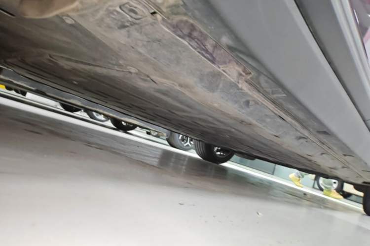 Used Leapmotor B10 2025 510 Joyful Edition Right Side Sill