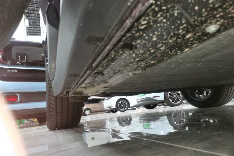 Used Leapmotor B10 2025 510 Joyful Edition Right Side Sill