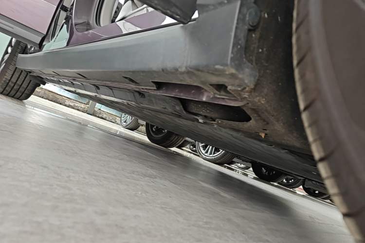 Used Leapmotor B10 2025 510 Joyful Edition Right Side Sill