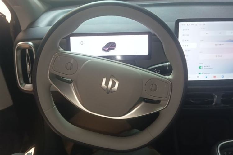 Used Leapmotor B10 2025 600 Joyful Edition Steering Wheel