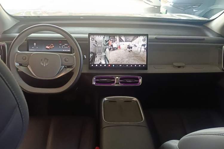 Used Leapmotor B10 2025 510 Joyful Edition Center Console