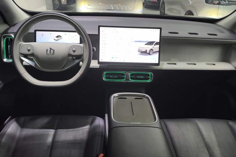 Used Leapmotor B10 2025 510 Joyful Edition Center Console