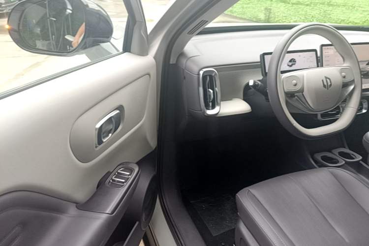 Used Leapmotor B10 2025 510 LiDAR Version Driver Seat