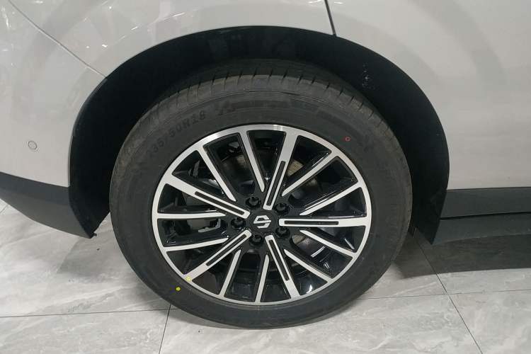 Used Leapmotor B10 2025 510 Joyful Edition Exterior 8
