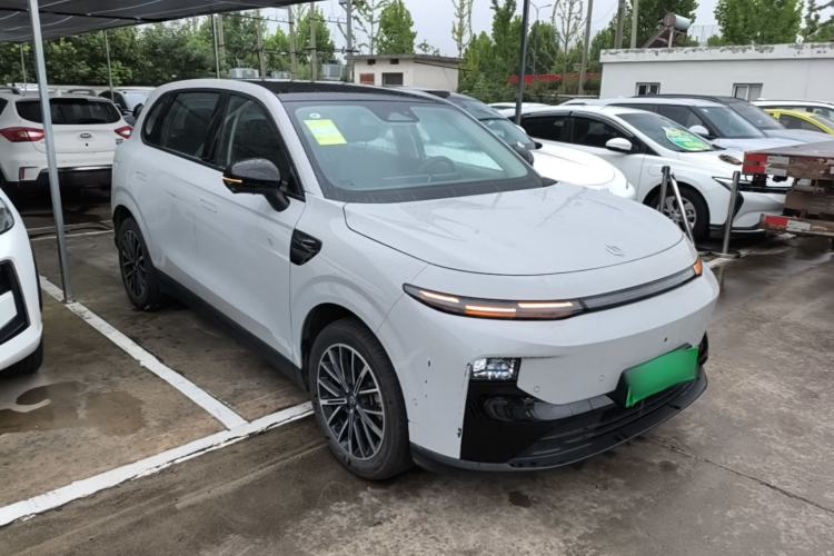 Used Leapmotor B10 2025 510 Joyful Edition Front Right 45 Deg