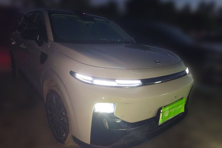 Used Leapmotor B10 2025 510 LiDAR Version Front Right 45 Deg