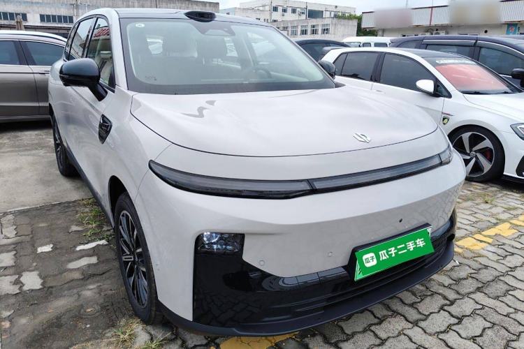 Used Leapmotor B10 2025 600 LiDAR Version Front Right 45 Deg
