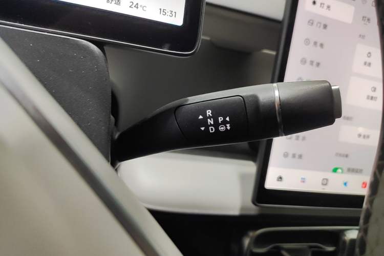 Used Leapmotor B10 2025 510 Joyful Edition Gear Lever