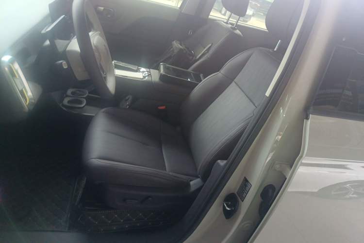 Used Leapmotor B10 2025 510 LiDAR Version Left Front Seat