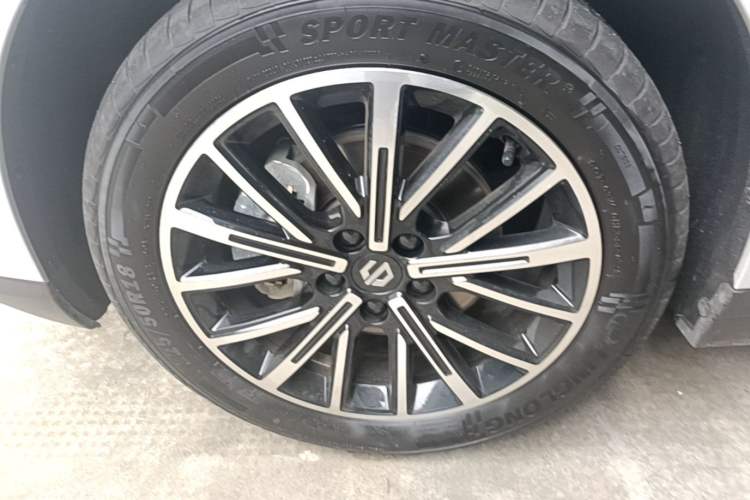 Used Leapmotor B10 2025 510 LiDAR Version Left Front Wheel Hub