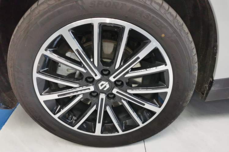 Used Leapmotor B10 2025 510 Joyful Edition Left Front Wheel Hub