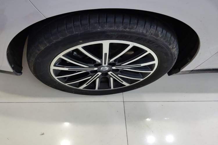 Used Leapmotor B10 2025 510 Joyful Edition Left Front Wheel Hub