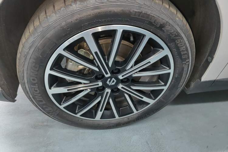 Used Leapmotor B10 2025 510 Joyful Edition Left Front Wheel Hub
