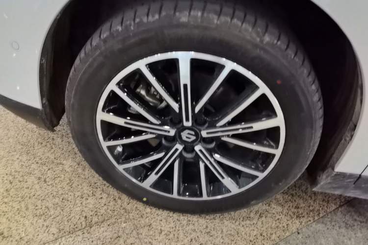 Used Leapmotor B10 2025 510 Joyful Edition Left Front Wheel Hub