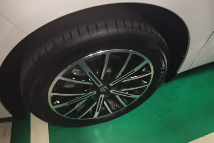 Used Leapmotor B10 2025 510 Joyful Edition Left Front Wheel Hub