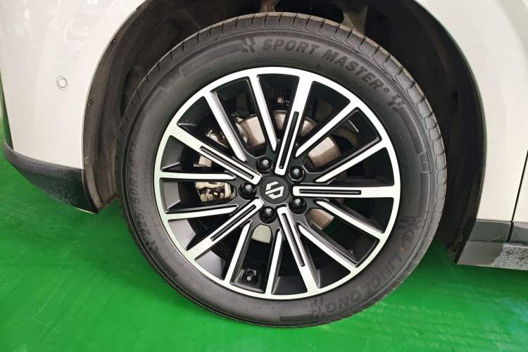 Used Leapmotor B10 2025 510 Joyful Edition Left Front Wheel Hub