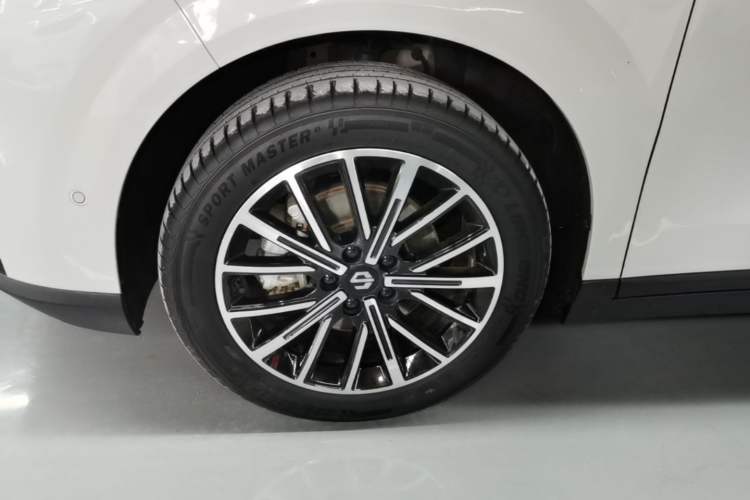 Used Leapmotor B10 2025 510 Joyful Edition Left Front Wheel Hub