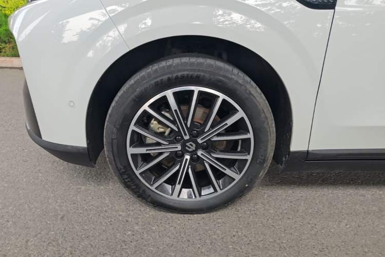 Used Leapmotor B10 2025 510 Joyful Edition Left Front Wheel Hub