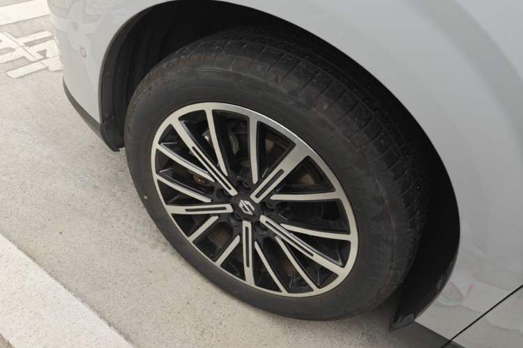 Used Leapmotor B10 2025 510 Joyful Edition Left Front Wheel Hub