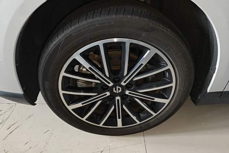 Used Leapmotor B10 2025 510 Joyful Edition Left Front Wheel Hub