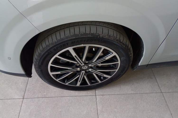 Used Leapmotor B10 2025 510 Joyful Edition Left Front Wheel Hub