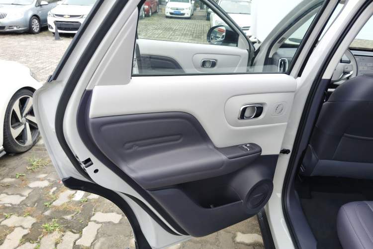 Used Leapmotor B10 2025 600 LiDAR Version Left Rear Door Interior
