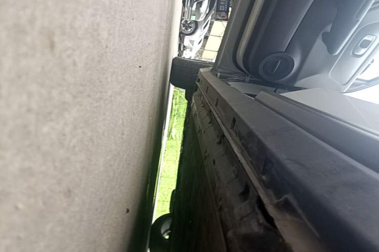 Used Leapmotor B10 2025 510 LiDAR Version Left Side Sill