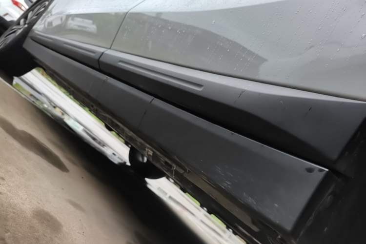 Used Leapmotor B10 2025 510 Joyful Edition Left Side Sill