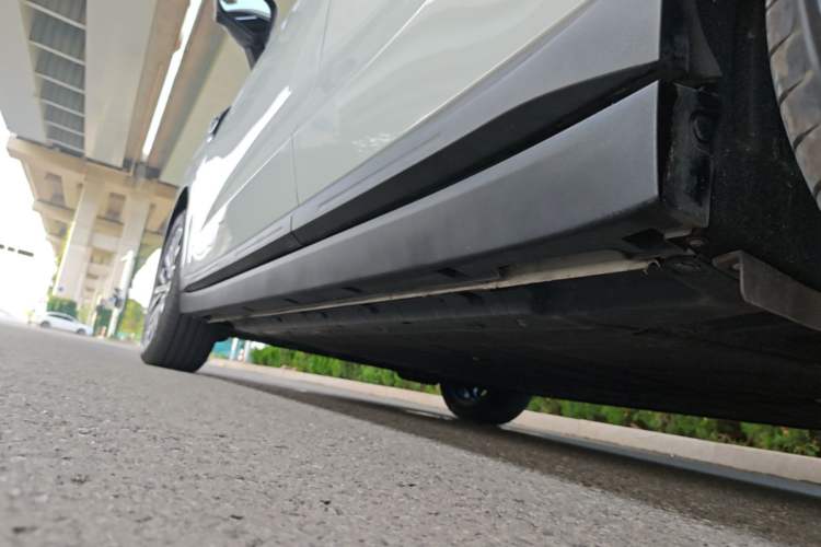 Used Leapmotor B10 2025 510 Joyful Edition Left Side Sill