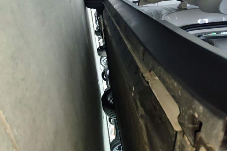 Used Leapmotor B10 2025 510 Joyful Edition Left Side Sill