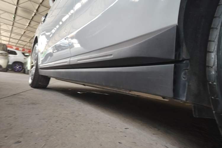 Used Leapmotor B10 2025 510 Joyful Edition Left Side Sill