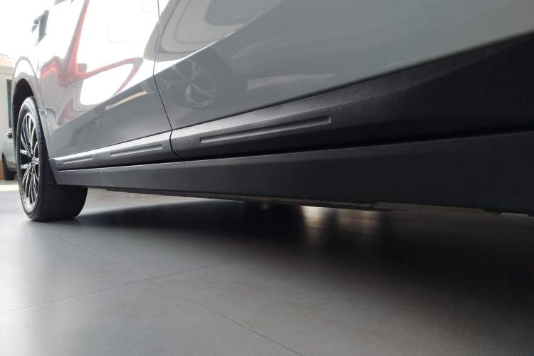 Used Leapmotor B10 2025 510 Joyful Edition Left Side Sill