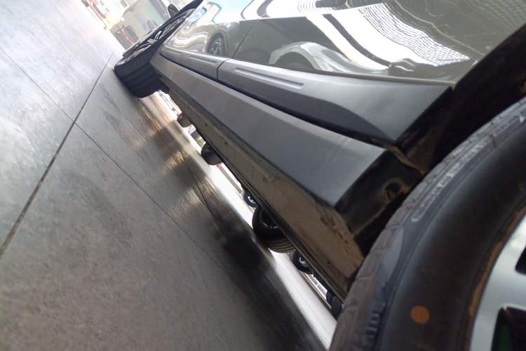 Used Leapmotor B10 2025 510 Joyful Edition Left Side Sill