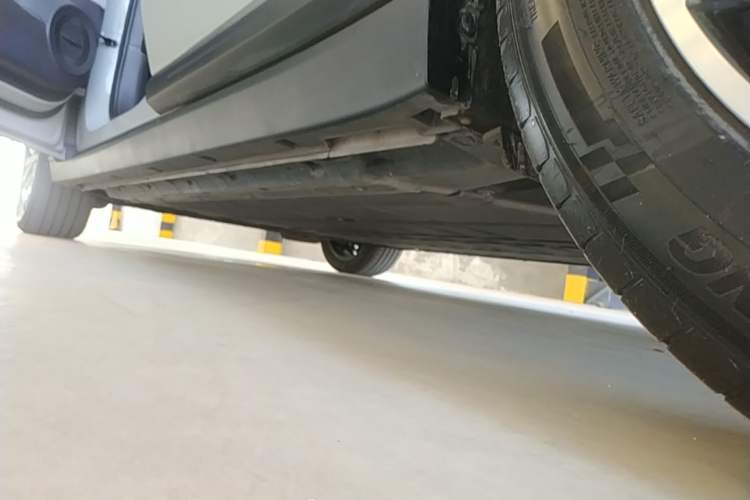 Used Leapmotor B10 2025 510 Joyful Edition Left Side Sill