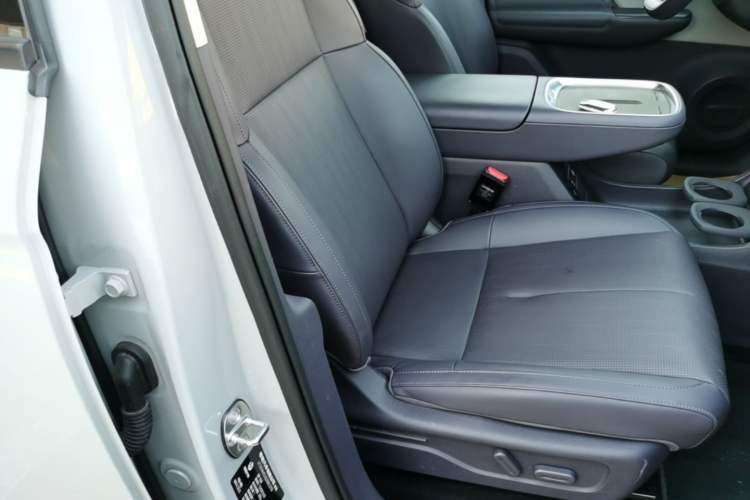 Used Leapmotor B10 2025 510 Joyful Edition Right Front Seat