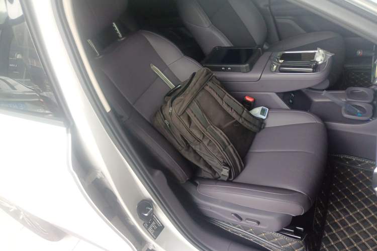 Used Leapmotor B10 2025 510 LiDAR Version Right Front Seat