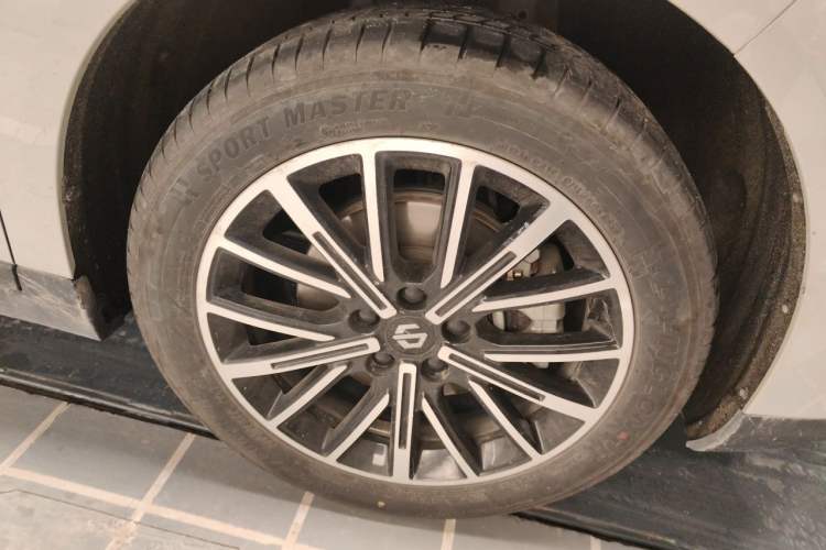 Used Leapmotor B10 2025 510 Joyful Edition Right Front Wheel Hub
