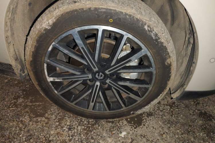 Used Leapmotor B10 2025 510 LiDAR Version Right Front Wheel Hub