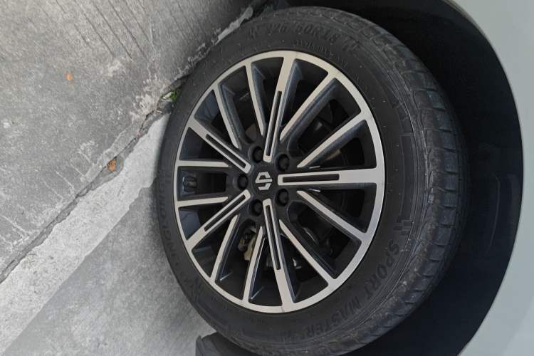Used Leapmotor B10 2025 510 Joyful Edition Right Front Wheel Hub