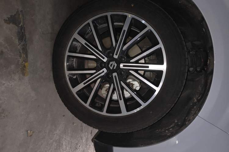 Used Leapmotor B10 2025 600 LiDAR Version Right Front Wheel Hub