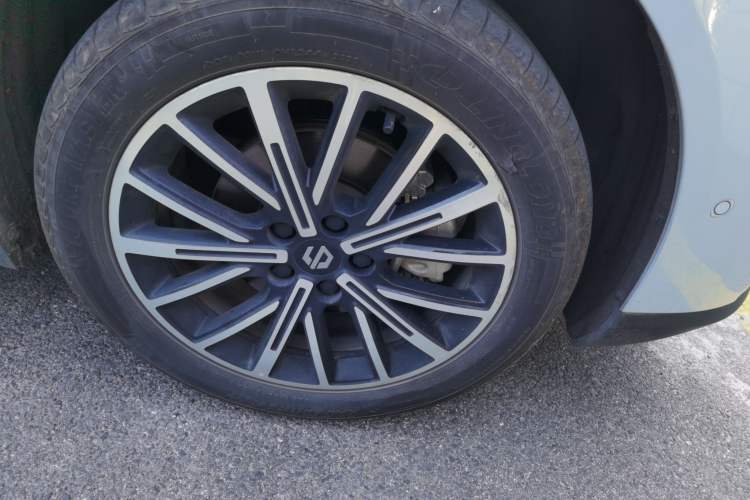 Used Leapmotor B10 2025 600 LiDAR Version Right Front Wheel Hub