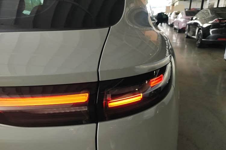 Used Leapmotor B10 2025 510 Joyful Edition Right Rear Taillight