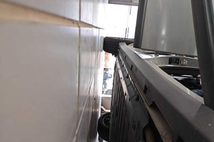 Used Leapmotor B10 2025 510 Joyful Edition Right Side Sill