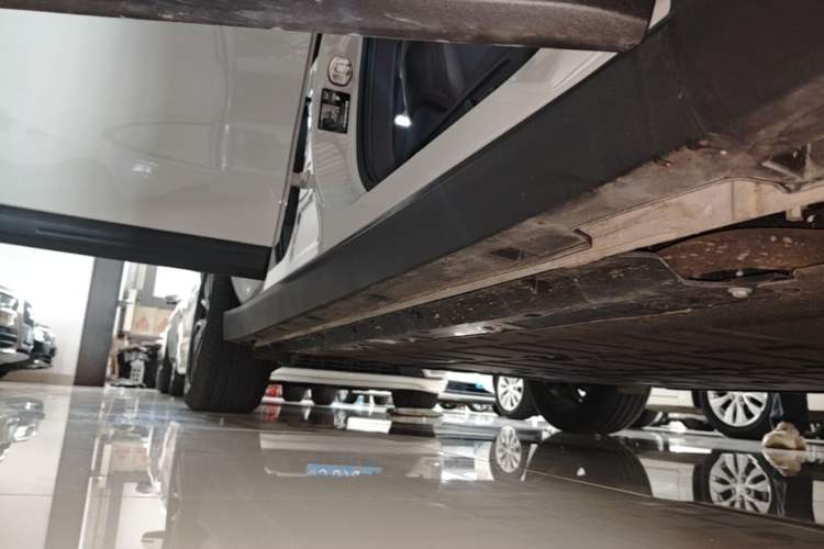 Used Leapmotor B10 2025 510 Joyful Edition Right Side Sill